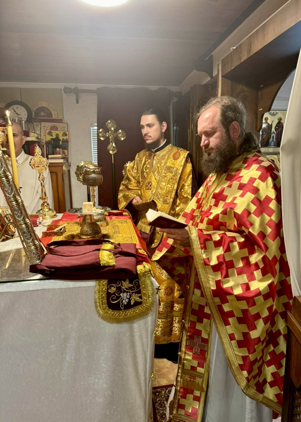 Неделя 2-я по Пятидесятнице, Всех святых, в землях Наших просиявших.