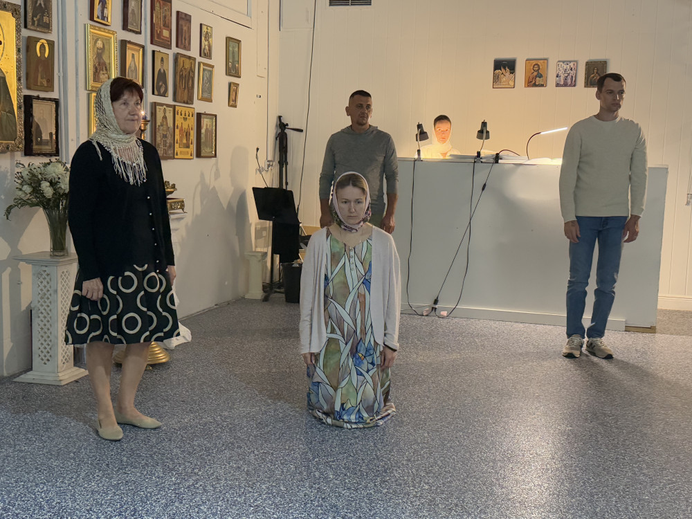 Ночная Литургия. Попразднство Воздвижения Креста. Прп. Евме́ния, еп. Горти́нского.