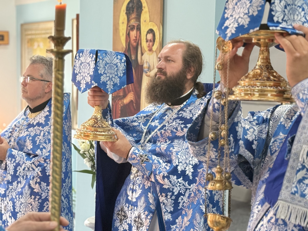 Благове́щение Пресвято́й Богоро́дицы.