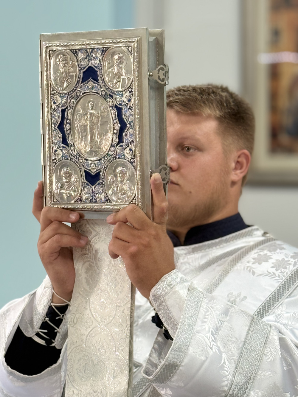 Неделя 3-я по Пасхе, святых жен-мироносиц.