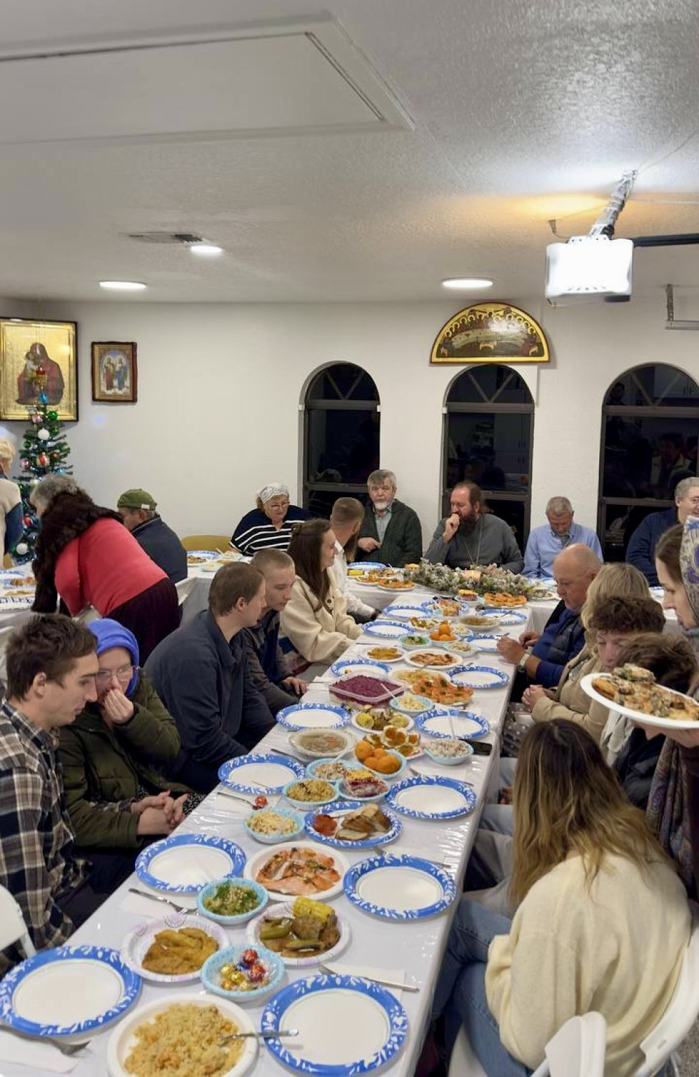 Новый год в молитве: ночная Божественная литургия в храме Почаевской иконы Божией Матери