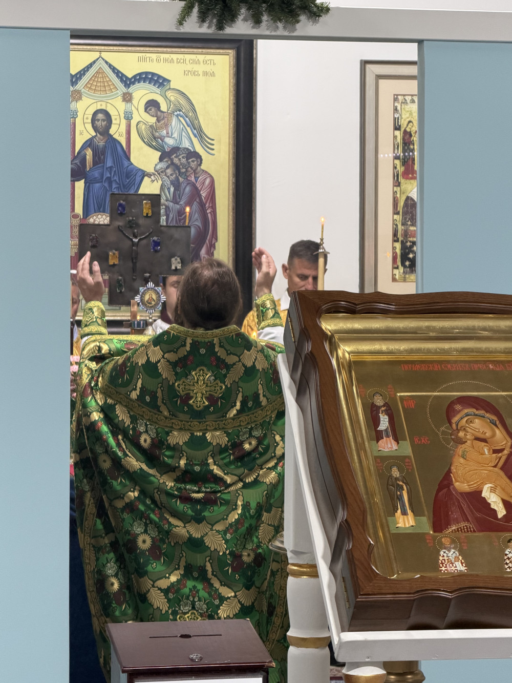 Новый год в молитве: ночная Божественная литургия в храме Почаевской иконы Божией Матери