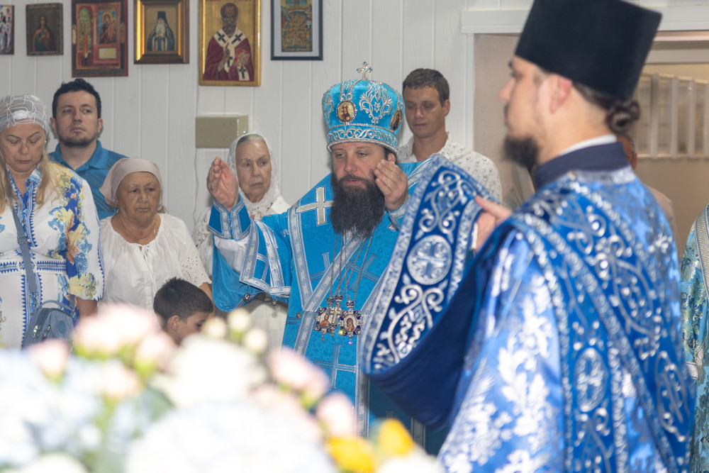 ПРЕСТОЛЬНЫЙ ПРАЗДНИК | БОЖЕСТВЕННАЯ ЛИТУРГИЯ — ЧАСТЬ 1
«Благословенно Царство…» и чтение Святого Евангелия